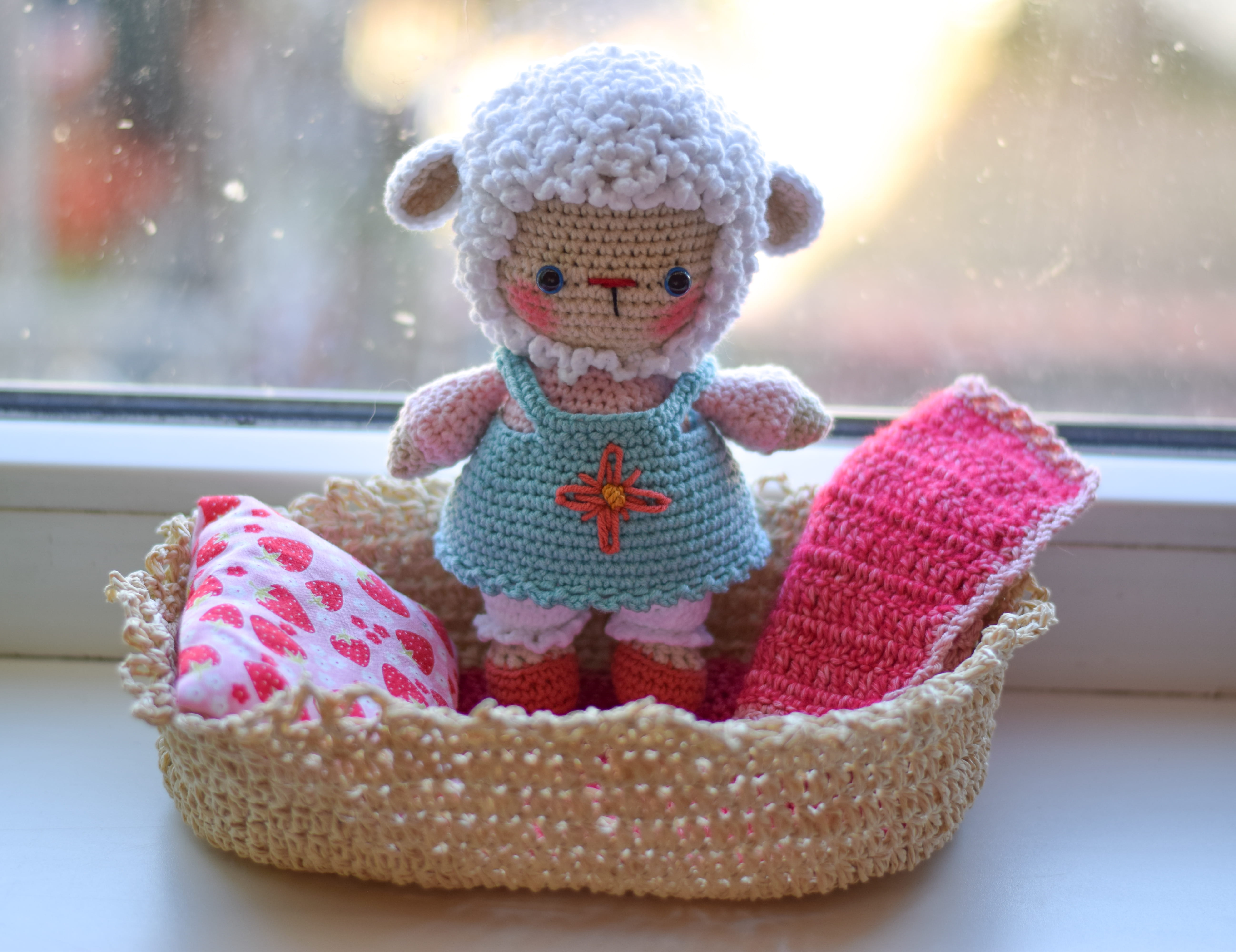 Овчицата Мила с креватче